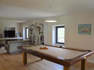 Maisons de vacances Nice holiday home in Saint Paul en For t with pool : photos des chambres