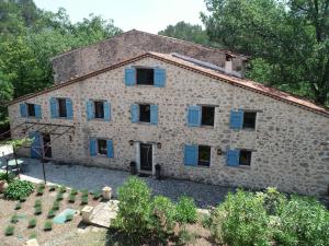 Maisons de vacances Nice holiday home in Saint Paul en For t with pool : photos des chambres