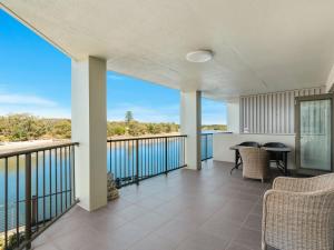 Deja Blue on the Creek