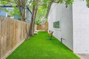 East Downtown Modern Luxury Retreat