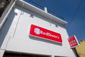 RedDoorz @ Jakal Atas KM 7 - 2hvězdičkové hotely ve městě Kejayan
