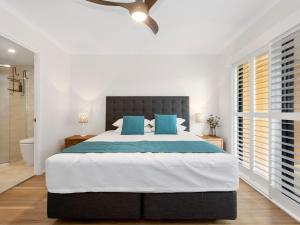 Salty Kisses on Marine Parade