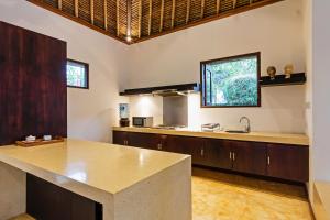 Villa Sasoon, 100 mt to Beach