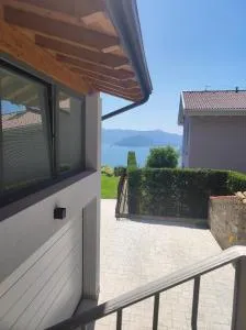 Luminoso appartamento vista lago - Esmate