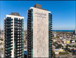 2BR 2 BATH, Southbank, City View, Lvl 31