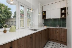 Stylish Apartment Nowolipie close to Warsaw Old Town Square by Renters