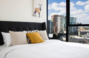 1 BRM, Southbank, Next to Crown, King Bed
