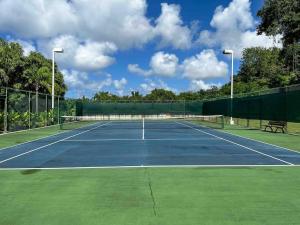 Modern 3 bed, plunge pool and gated community