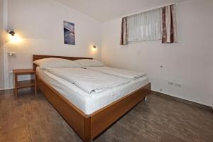 Apartment Tomic M 6 for 4 persons with pool in Maj Poreč