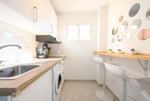 Burgos 2 Terrace, pool, parking by 10ToSea