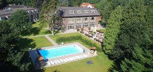 Adorable two bedroom bungalow C7 next to hotel.