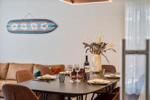 Port Orion - Brand new ground floor flat with pool