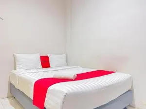 RedDoorz near Taman Flora Bratang Surabaya - Sidosermo