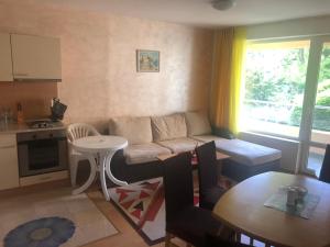 YASSEN 2 ROOM APARTMENT NEAR Sea WITH POOLVIEW