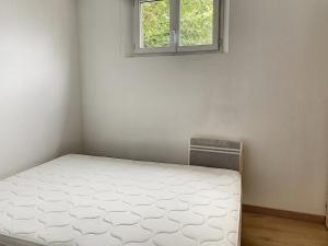 Appartements Appartement Central avec Terrasse Privative, Ascenseur, et Proche Plage - FR-1-361-353 : photos des chambres