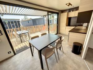 Chalets Chalet Jullouville, 3 pieces, 4 personnes - FR-1-361-486 : photos des chambres