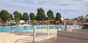 Campings camping les sables du midi : photos des chambres