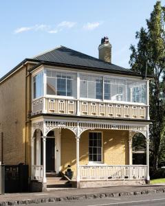 The Townhouse - Historic in the heart of Lton