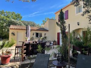 Maisons d'hotes Les Jardins d'Holi appartement proche Uzes : photos des chambres