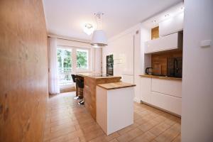 Victus Traditional Apartment with Balcony in Sopot by Noclegi Renters