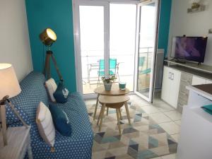 Appartement 2 pièces, balcon vue mer, parking privé, plage des Demoiselles - FR-1-224C-27