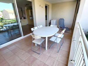 Appartements Appartement T3 avec garage privatif, terrasse, a 400m des plages et proches commerces - FR-1-316-229 : photos des chambres