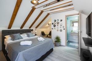 Palace Penthouse with Terrace in Split Centre Old Town