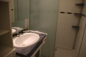 Studio 44, Héliopolis E au village naturiste