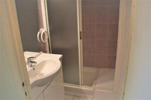 Studio 340, Héliopolis AB au village naturiste