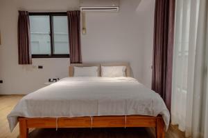 Phòng Có Giường Cỡ Queen Với Ban Công (Queen Room with Balcony)