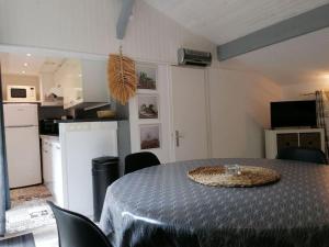 Maisons de vacances Hossegor - Petite maison mitoyenne 35m2&jardin : photos des chambres