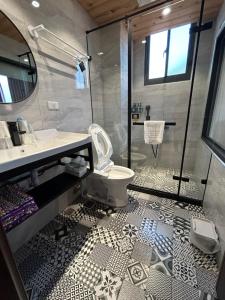 Phòng Bốn Người Có Phòng Tắm Riêng (Quadruple Room with Private Bathroom)