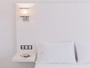 Economy Twin Room room in Hostal Las Gaviotas