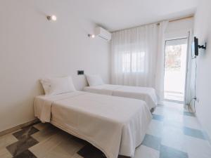 Twin Room with Terrace room in Hostal Las Gaviotas