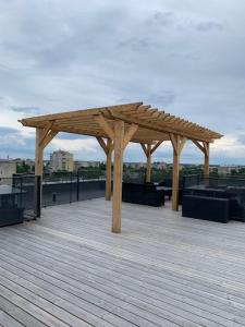 Airy Flat with a roof terrace