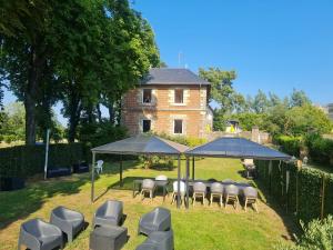 Maisons de vacances La Fuye du Chateau de Jallanges pour 17 personnes : photos des chambres