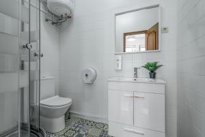 Travel & Live Alegria 248