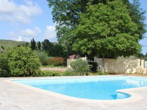 Maisons de vacances Comfy holiday home in Ville Croze with pool : photos des chambres