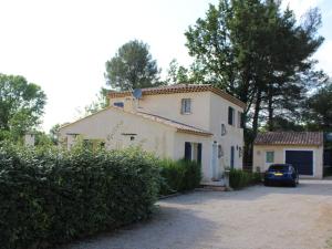 Maisons de vacances Comfy holiday home in Ville Croze with pool : photos des chambres