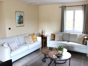 Maisons de vacances Comfy holiday home in Ville Croze with pool : photos des chambres
