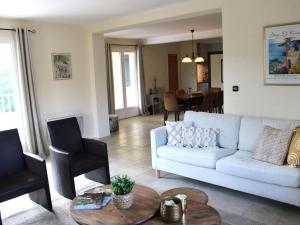 Maisons de vacances Comfy holiday home in Ville Croze with pool : photos des chambres