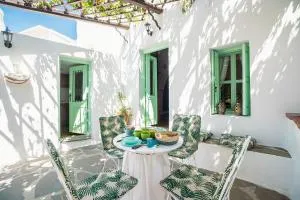 Fedra's Traditional House - Archipolis