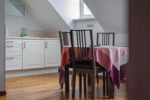 Rynek Nowego Miasta Two-Level Apartment by BookingHost