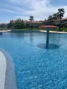 Apartamento familiar con gran piscina - 圣乔治