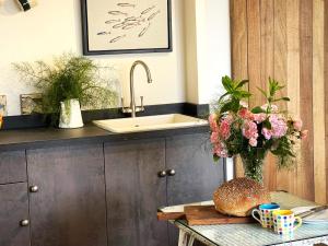 Charming Studio in Heart of Vibrant St Just, West Cornwall