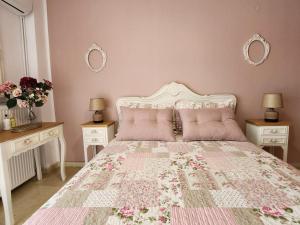 Queen Aspri apartment 3 min to the beach!