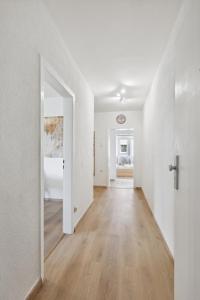 Große 80qm 3 Zimmer Wohnung, nahe Messe & Klinikum, 2x 55" Smart TV, Netflix, Keyless