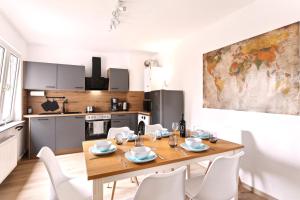 Große 80qm 3 Zimmer Wohnung, nahe Messe & Klinikum, 2x 55" Smart TV, Netflix, Keyless