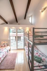 Altamar Tropical Home