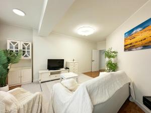 135m2 new apartment 5 rooms with airport pickup